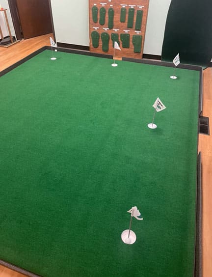 Big Moss V2 1 Level Stand Alone Putting Green - View 6