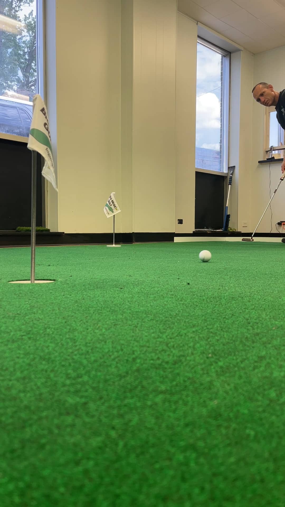Big Moss V2 1 Level Stand Alone Putting Green - View 4